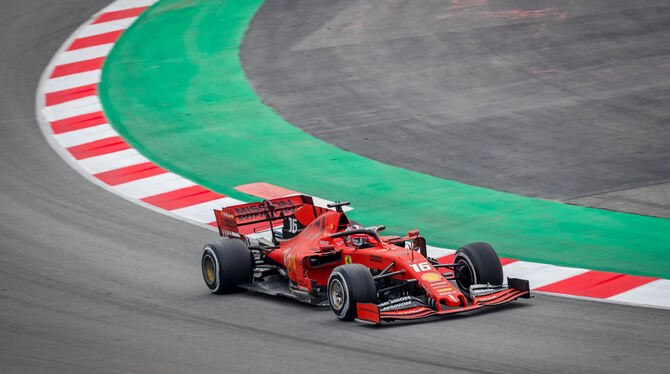 In den Tests sehr schnell: Der neue Ferrari SF90. FOTO: DPA