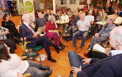 In einem anderen Format präsentierte sich die Reutlinger Inklusionskonferenz mit den Gesprächsgästen (von links) Andrea Schöne, 