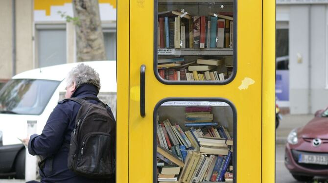 Wie hier im Berliner Stadtteil Charlottenburg soll nun auch in Reicheneck eine ausgediente Telefonzelle zum öffentlichen Büchers
