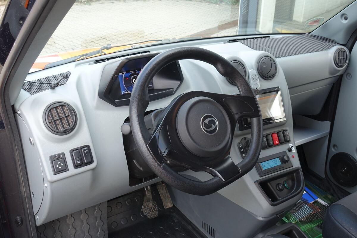 Das Armaturenbrett des Streetscooter ist schlicht funktionell.