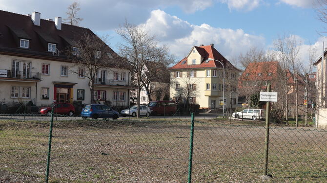 Das Privatgrundstück an der Hechinger Straße gehört zu den Baulücken, die jetzt geschlossen werden sollen.  FOTO: WALDERICH