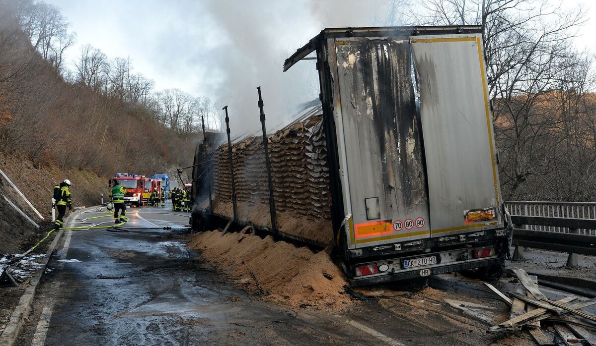 pel-2103-7unfall steige-niethammer