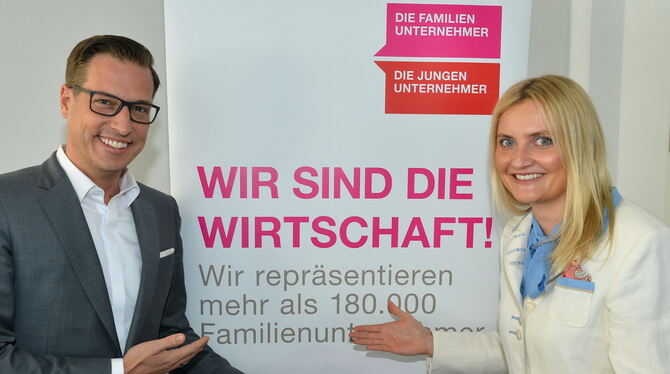 Robin Morgenstern, Vorsitzender des Regionalkreises Südwürttemberg im Interessenverband »Die Familienunternehmer«, und Isabel Gr
