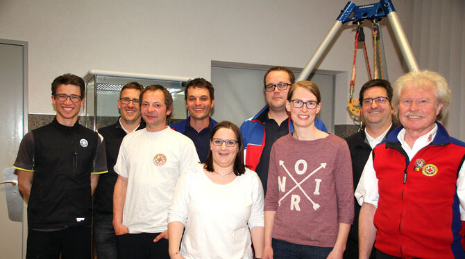 Die bei der Versammlung anwesenden Verantwortlichen der Bergwacht (von links): Lukas Pfletschinger (unterstützt den Jugendleiter