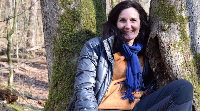 So oft es geht nimmt Sabine Mauersberger selbst ein Bad im Wald. FOTOS: STÖHR