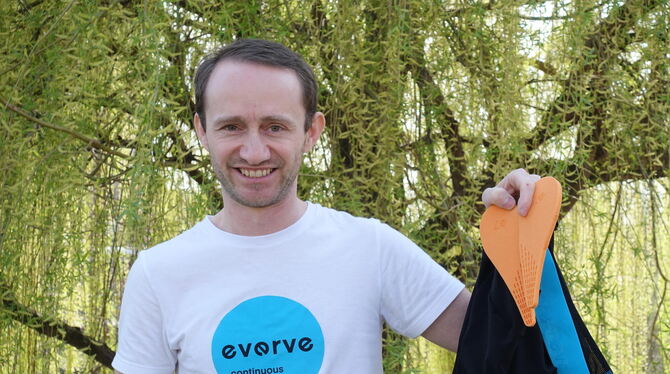 Andreas Wolfer von Everve Radsportbekleidung rät Radlern zu einer Hose, die gut tut.