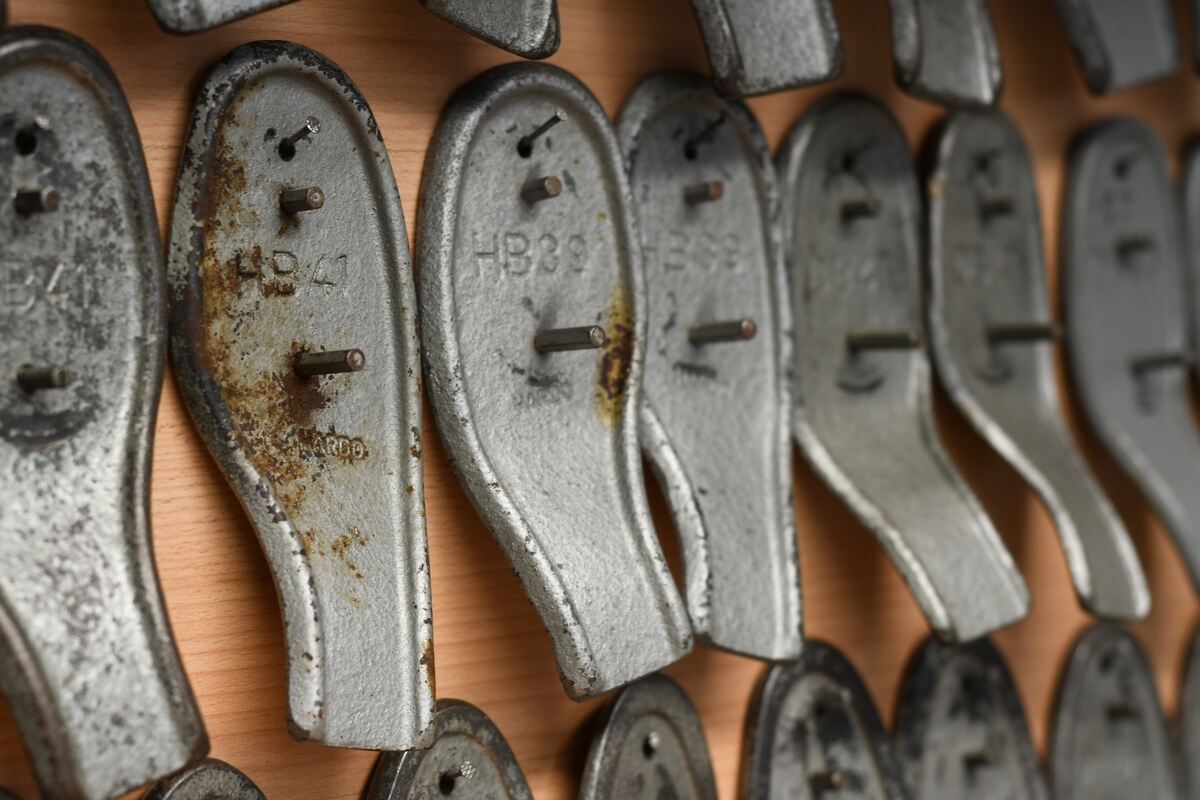 Metallformen für den Einsatz in der Schuh-Presse.