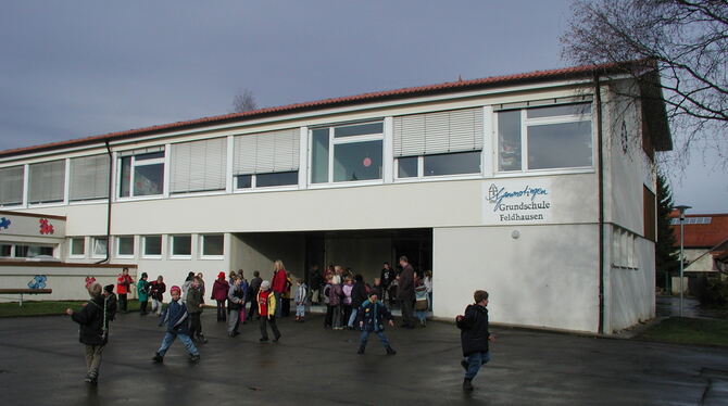 Das Grundschulgebäude in Feldhausen wird für eine Million Euro saniert. FOTO: STADT