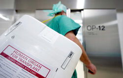 In Deutschland warten Tausende Menschen auf ein Spenderorgan. Bis ein Transplantat aber tatäschlich im OP-Saal zum Einsatz komme
