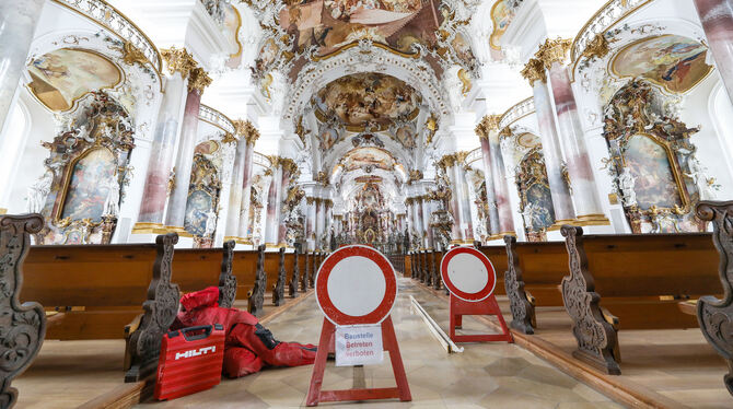 Die circa 1,6 Millionen Euro teure Sanierung der Zwiefalter Münsterkirche ist fast beendet. Noch kommen Besucher nur in den Vorr