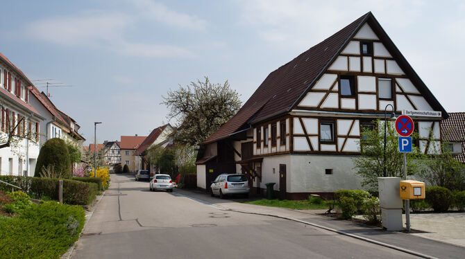 Ländliche Idylle in Jettenburg, wo durch ältere Häuser mit Ausstrahlung und Raum zwischen den Gebäuden oft Straßenzüge zu sehen