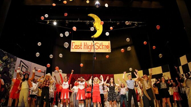 Das große Disney-Bühnenwerk »High School Musical« begeisterte bei seiner Premiere rund 500 Zuschauer im Georgensaal.
