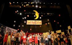 Das große Disney-Bühnenwerk „High School Musical“ begeisterte bei seiner Premiere rund 500 Zuschauer im Georgensaal.