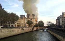 Notre-Dame steht in Flammen