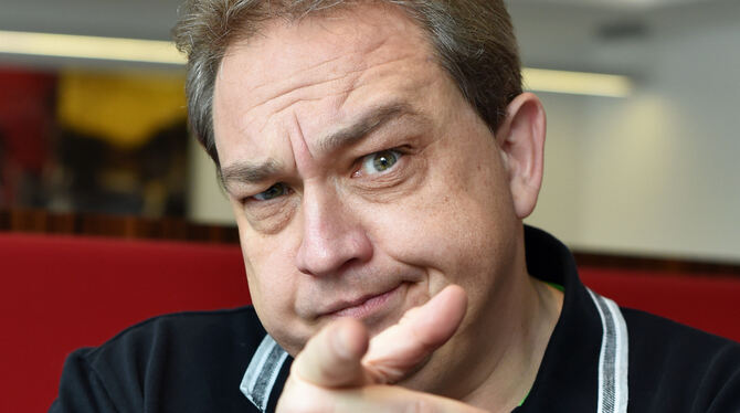 Der Medienkritiker Oliver Kalkofe lässt kein gutes Haar am deutschen Fernsehen. FOTO: DPA