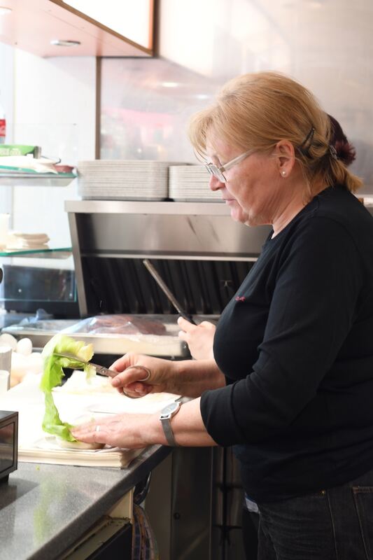 Udo-Snack: Juckica Ferencevic steht seit 1978 am Grill Udo-Snack: Juckica Ferencevic steht seit 1978 am Grill