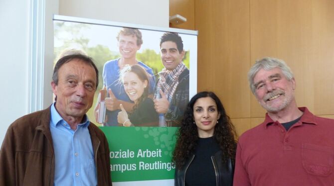 Diskutierten über soziale Arbeit (von links): Professo Dr. Eckart Hammer, Leiter Evangelische Hochschule Reutlingen, Jessica Tat