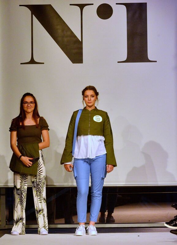 stadt-0405-30modenschau jury-niethammer