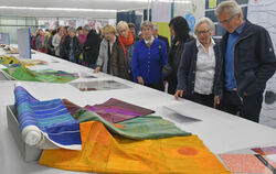 Großer Besucherandrang bei der Stoff-Ausstellung in der Mössinger Pausa. FOTO: MEYER