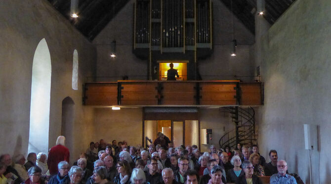 Drei Jahre lang  wurden Spenden für die Bronnweiler Orgel gesammelt. Nun wurde  der Erfolg der  Restaurierung gebührend  gefeier