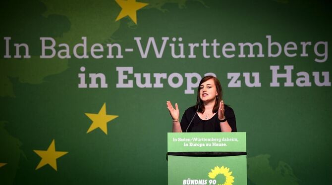 Lena Schwelling, Vorsitzende der Grünen Jugend in Baden-Württemberg, spricht beim Landesparteitag von Bündnis 90/Die Grünen in B