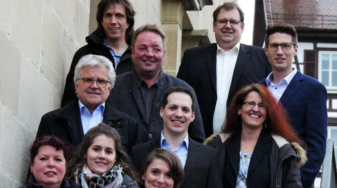 Die Kandidaten der Wählervereinigung Rommelsbach. Vorne von links Astrid Raiser-Kuppert, Ricarda Rödler, Johanna Thumm, Mitte vo