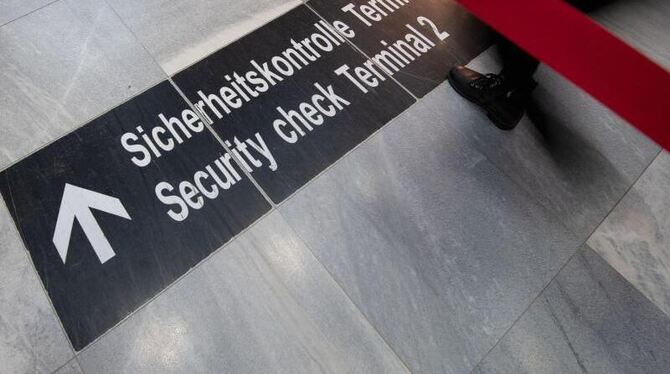 Sicherheitskontrolle am Flughafen