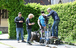 Die Dreharbeiten in Bebenhausen laufen. Foto: Pieth