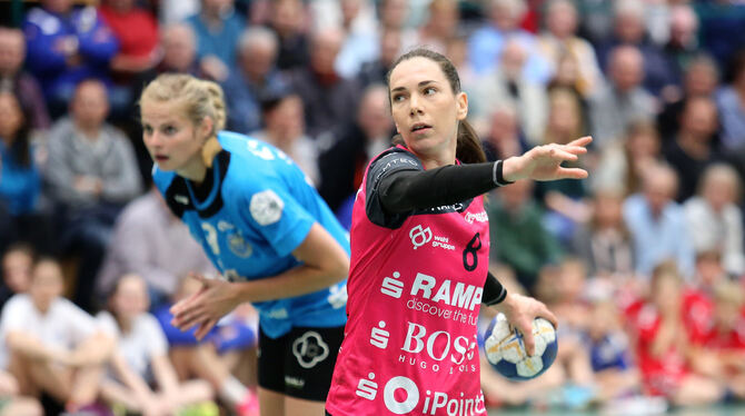 Linkshänderin Monika Kobylinska ist unter allen Handballerinnen der TuS Metzingen jetzt zur »TusSie« der Saison gewählt worden.