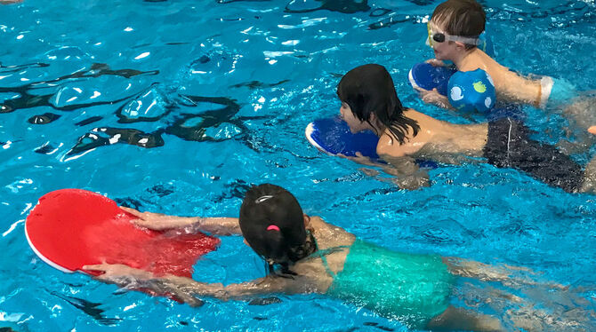 Eine Machbarkeitsstudie soll klären, wie aufwendig die Sanierung des Riederich Lehrschwimmbeckens wird. FOTO: PRIVAT