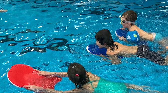 Eine Machbarkeitsstudie soll klären, wie aufwendig die Sanierung des Riedericher Lehrschwimmbeckens wird. FOTO: PRIVAT