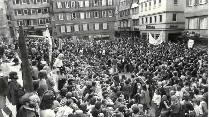 Unruhige 70er-Jahre: Nach einem harten Polizeieinsatz gegen Demonstranten versammelten sich im Oktober 1976 etwa 3 500 Studenten