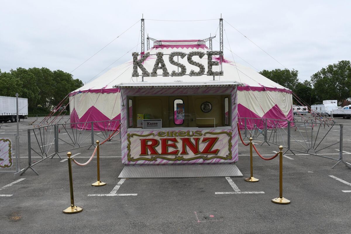 Kasse geschlossen, aber hinter den Kulissen wird gearbeitet. Kasse geschlossen, aber hinter den Kulissen wird gearbeitet.