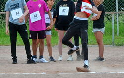 Dreikampf war am letzten Tag von »Jugend trainiert für Olympia« angesagt: Dazu zählen Weitwurf und Weitsprung.