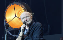 Als Vorband hatte Phil Collins seinen Genesis-Kollegen Mike Rutherford (rechts) und dessen Zweitband Mike & the Mechanics mitgeb