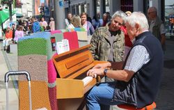 Bis zur Kulturnacht im September steht immer samstags von 10.30 bis 14 Uhr das  Street Piano in der Fußgängerzone beim Marktplat