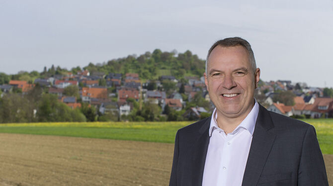 Der einzige Kandidat in Grafenberg: der Personalleiter im Dettinger Rathaus, Volker Brodbeck. FOTO: PRIVAT
