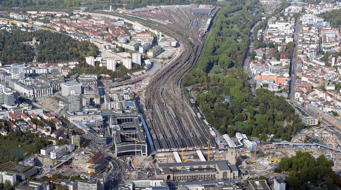 Bekommt Stuttgart 21 doch noch einen »Kopfbahnhof light«? Die neue Kritik am Bahnprojekt befeuert die Diskussion erneut.  FOTO: