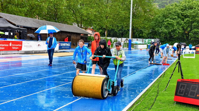 Das Tübinger Leichtathletik-Meeting ist ins Wasser gefallen. FOTO: PACHER Das Tübinger Leichtathletik-Meeting ist ins Wasser gefallen. FOTO: PACHER