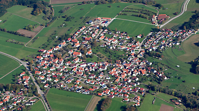 Das Luftbild zeigt es: In Bleichstettens Wohngebieten gibt es zahlreiche Baulücken – Grundstücke, die trotz großer Nachfrage nic