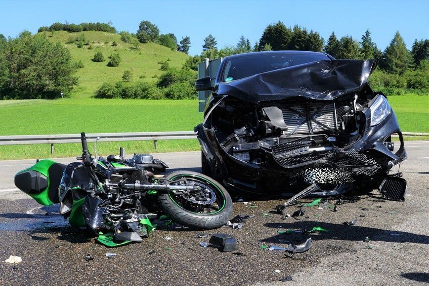 06_19_B465_Motorradunfall_02