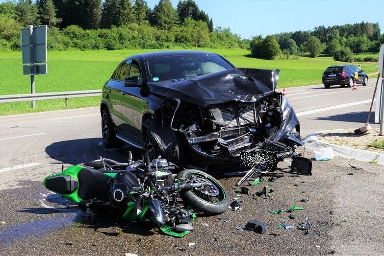 06_19_B465_Motorradunfall_03