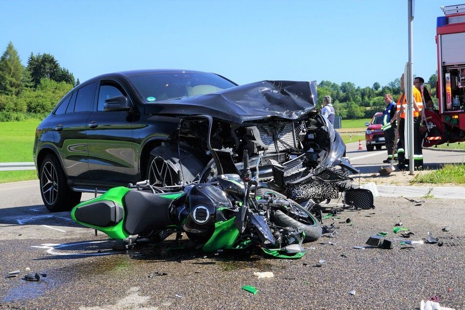 06_19_B465_Motorradunfall_04