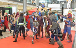 Figuren aus dem »Guardians of the Galaxy«-Kosmos auf dem roten Teppich der Stuttgarter Comic Con.  FOTOS: MEYER