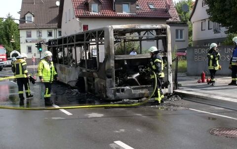Linienbus brennt in Kusterdingen