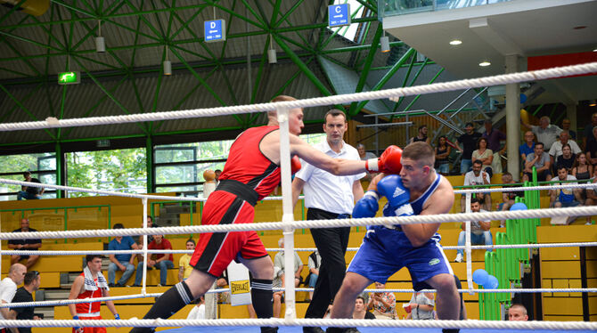 Alban Cimili vom VfL Pfullingen (rechts) begeisterte das Publikum. FOTO: VEREIN