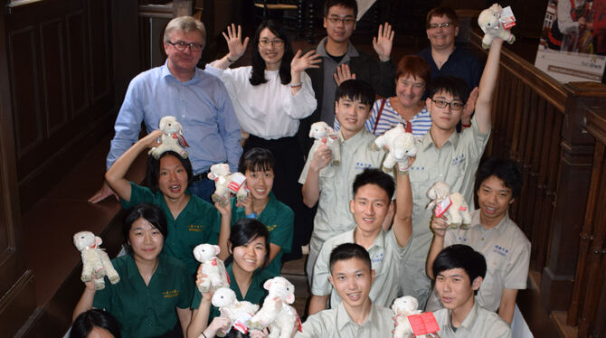 Sind noch eineinhalb Wochen in  Bad Urach: 16 Austausch-Schülerinnen und Schüler aus Taiwan. Von Bürgermeister Elmar Rebmann (hi