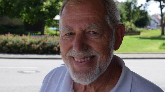 Hermann Gaiser meint, die Busverbindung nach Dettenhausen wird viel zu wenig wahrgenommen. Sie sollte besser beworben werden. Hermann Gaiser meint, die Busverbindung nach Dettenhausen wird viel zu wenig wahrgenommen. Sie sollte besser beworben werden.