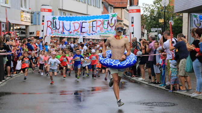 Nicht so tierisch ernst: der Bambinilauf beim Münsinger »Run in die Ferien«. FOTO: VEREIN