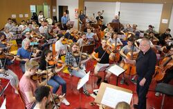 Die Junge Sinfonie bei Proben im Kepler-Gymnasium.  FOTO: PRIVAT